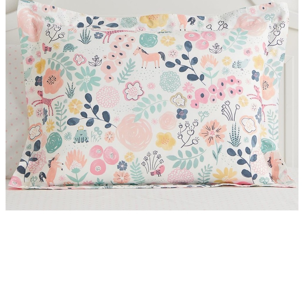2 NWT Sasha's Garden Standard Shams